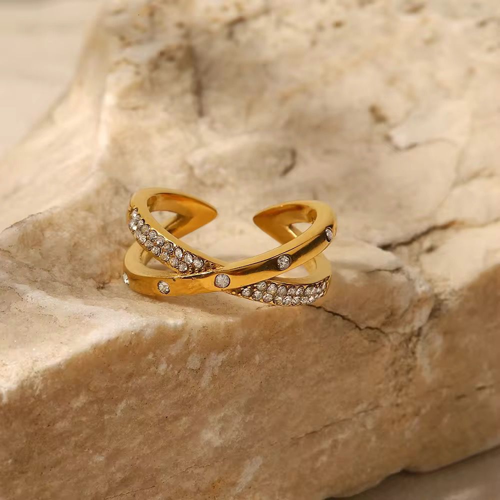 Crossover Ring