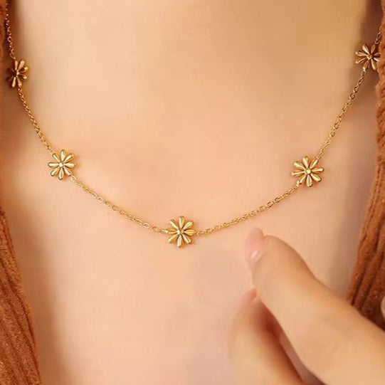 Daisy Flower Necklace