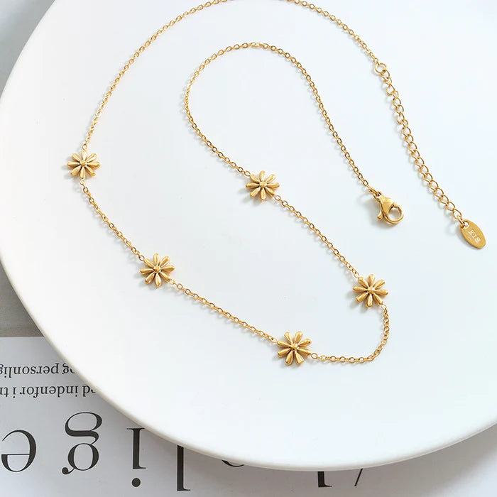 Daisy Flower Necklace