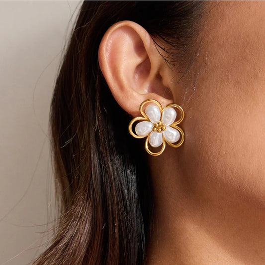 Golden Flora Pearl Earrings