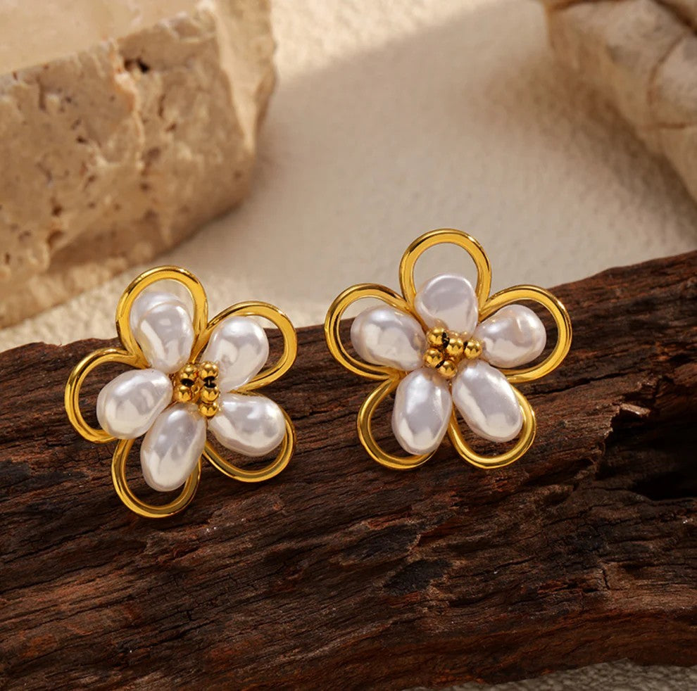 Golden Flora Pearl Earrings