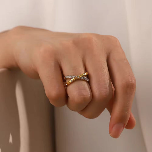 Crossover Ring