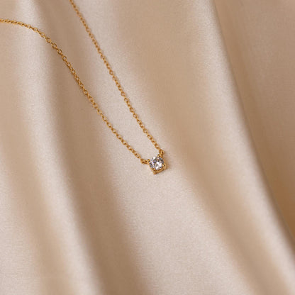 DAINTY DIAMOND NECKLACE