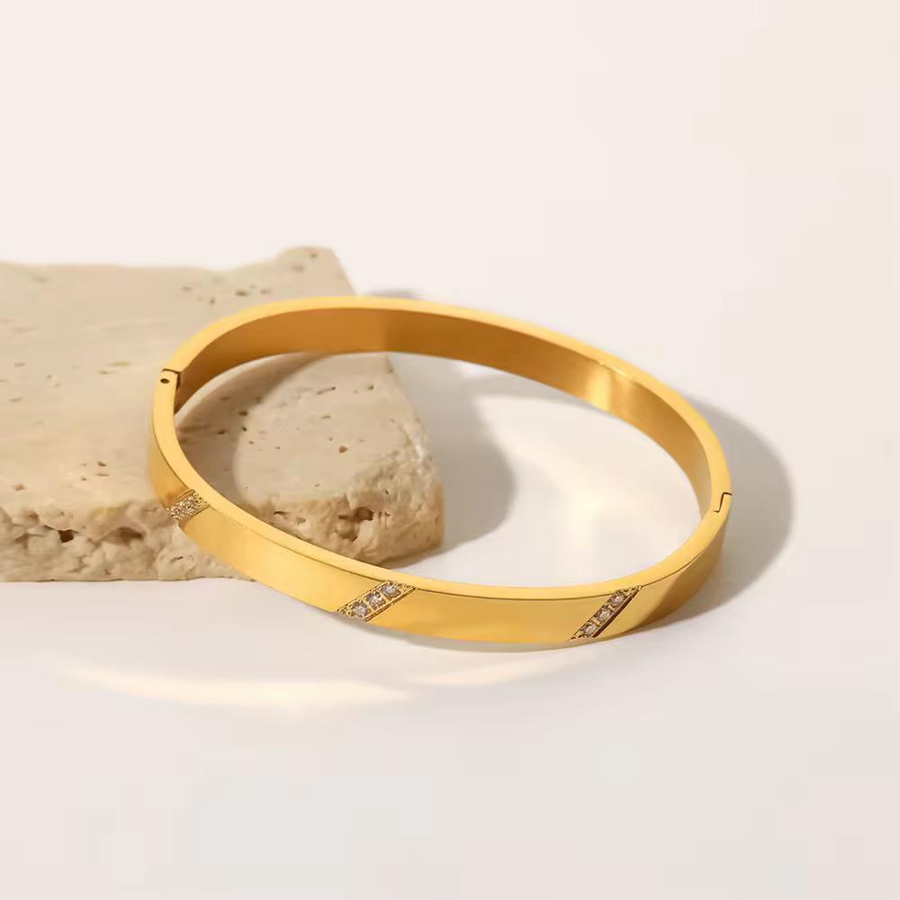 Sparkle Line Bracelet