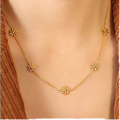 Daisy Flower Necklace