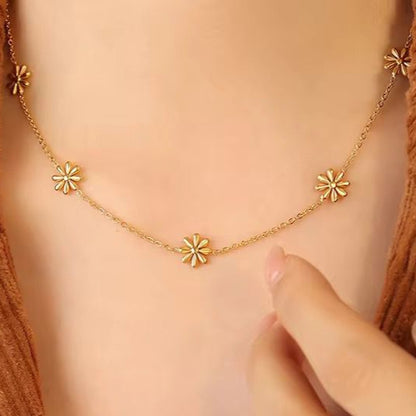 Daisy Flower Necklace